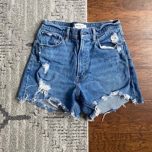 Abercrombie 4” Curve Love High Rise Mom Shorts